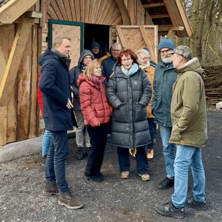 Parlamentarischer Staatssekretär für Umwelt, Naturschutz, nukleare Sicherheit und Verbraucherschutz Jan-Niklas Gesenhues besucht das „Wiesenwunder“ in Hörstel-Riesenbeck.